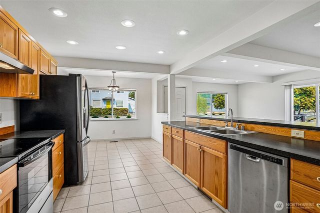 923 16th Street SW, Puyallup, WA 98371