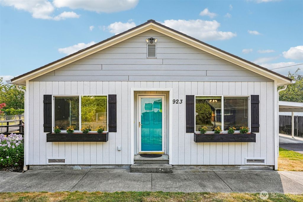 923 16th Street SW, Puyallup, WA 98371