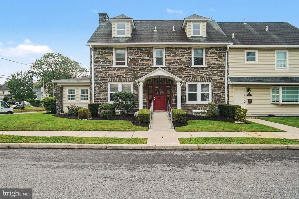812 DARBY RD, Havertown, PA 19083 — exterior
