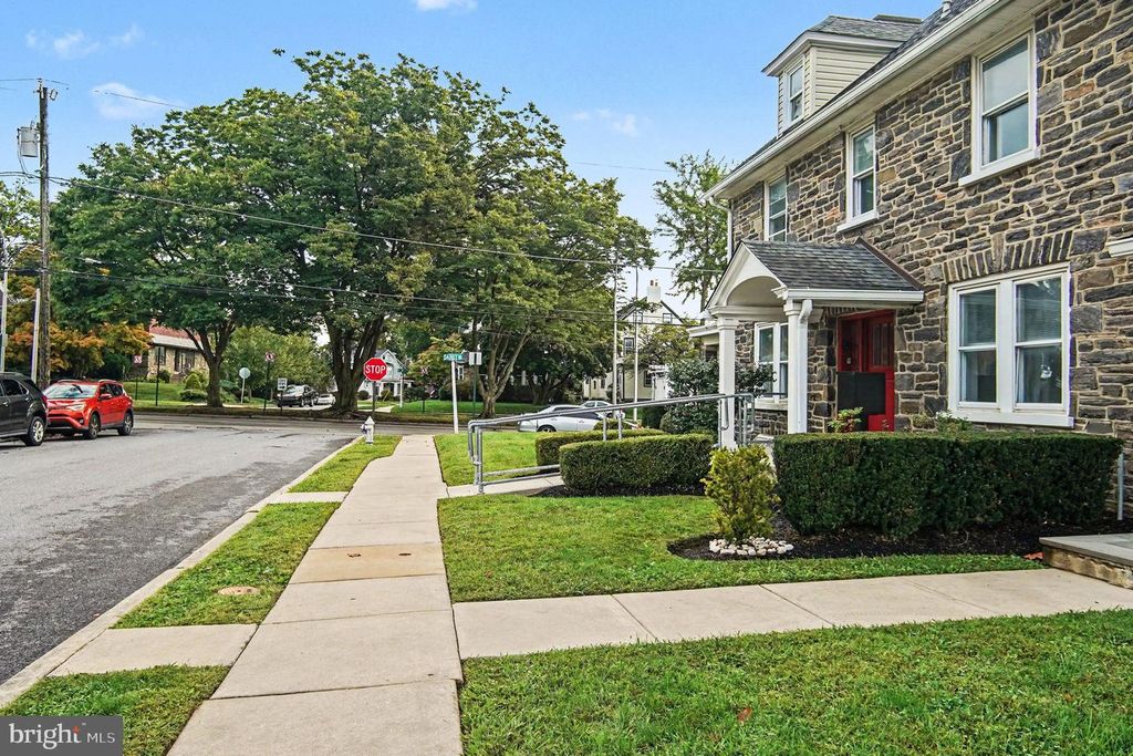 812 DARBY RD, Havertown, PA 19083 — photo 3