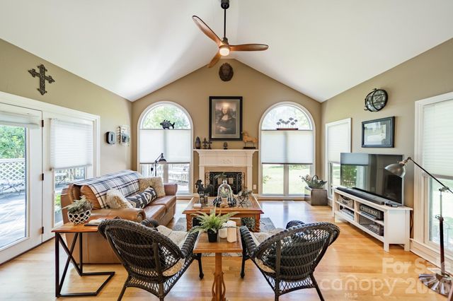 11043 Seven Coves Drive, Tega Cay, SC 29708