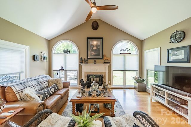 11043 Seven Coves Drive, Tega Cay, SC 29708