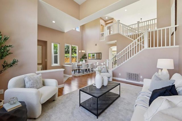 2696 SEQUOIA CREEK Drive, San Jose, CA 95121