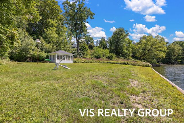 7265 S Walker Road, Fruitport Twp, MI 49456