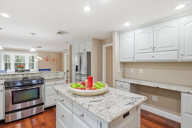 134 Bogastow Brook Rd, Holliston, MA 01746