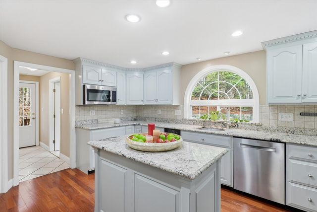 134 Bogastow Brook Rd, Holliston, MA 01746