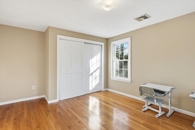 134 Bogastow Brook Rd, Holliston, MA 01746