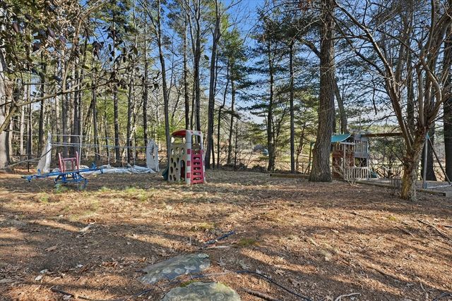 134 Bogastow Brook Rd, Holliston, MA 01746