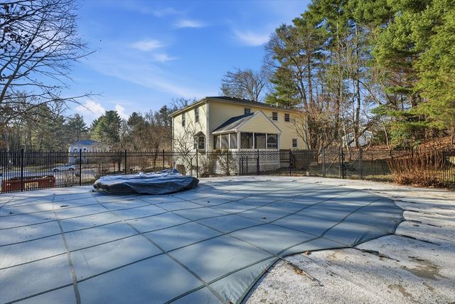 134 Bogastow Brook Rd, Holliston, MA 01746