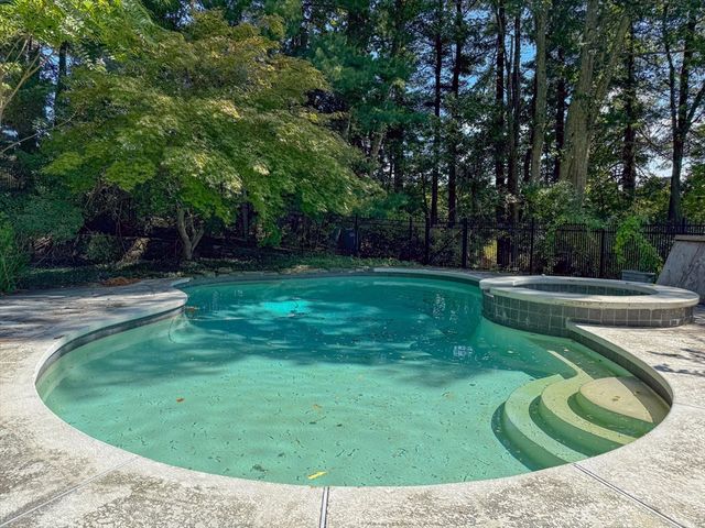 134 Bogastow Brook Rd, Holliston, MA 01746