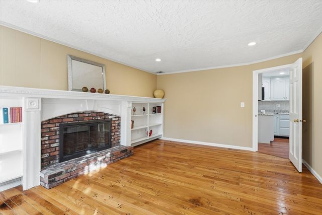 134 Bogastow Brook Rd, Holliston, MA 01746