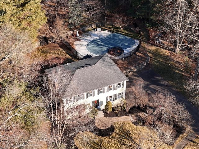 134 Bogastow Brook Rd, Holliston, MA 01746