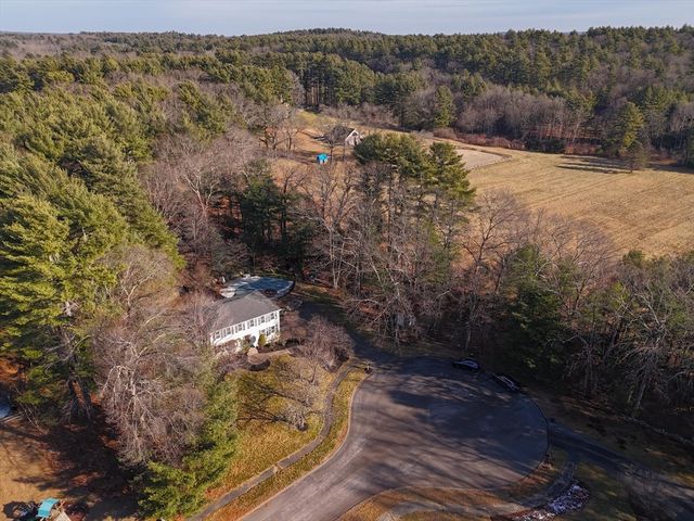 134 Bogastow Brook Rd, Holliston, MA 01746