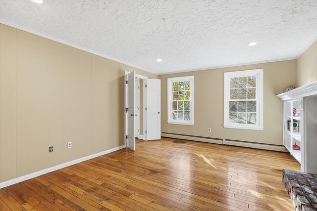 134 Bogastow Brook Rd, Holliston, MA 01746