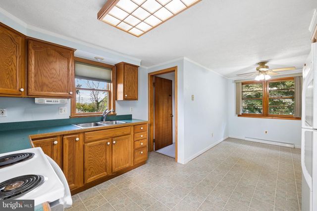 2 QUARTER BRANCH RD, Lovettsville, VA 20180