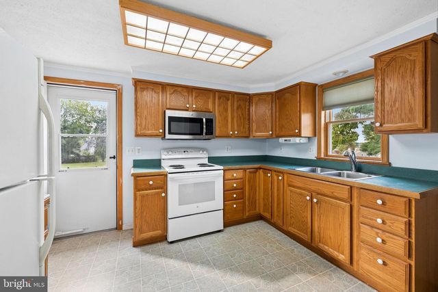 2 QUARTER BRANCH RD, Lovettsville, VA 20180