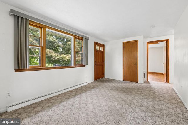 2 QUARTER BRANCH RD, Lovettsville, VA 20180