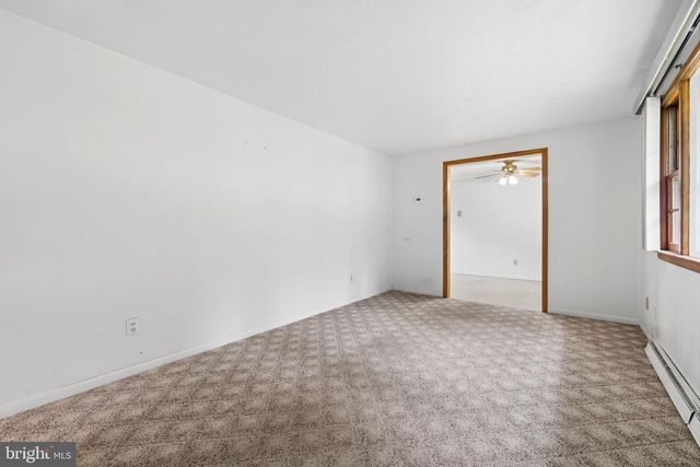 2 QUARTER BRANCH RD, Lovettsville, VA 20180