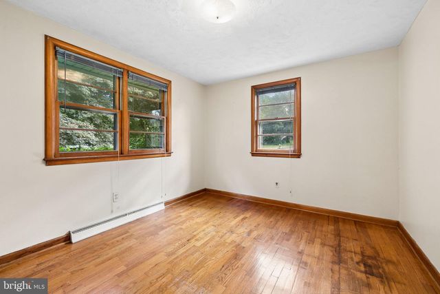 2 QUARTER BRANCH RD, Lovettsville, VA 20180