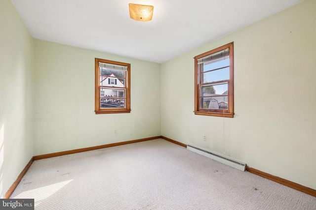 2 QUARTER BRANCH RD, Lovettsville, VA 20180