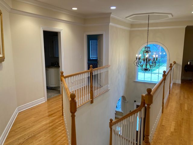 8619 W Sunset Road, Niles, IL 60714