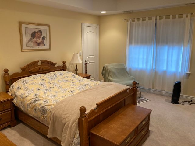 8619 W Sunset Road, Niles, IL 60714