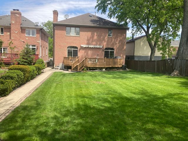 8619 W Sunset Road, Niles, IL 60714