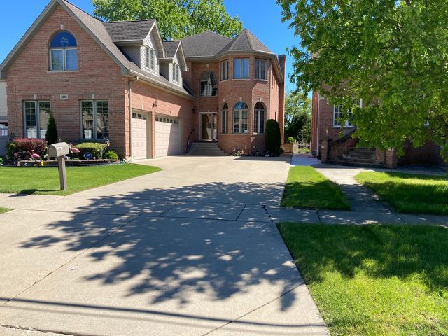 8619 W Sunset Road, Niles, IL 60714