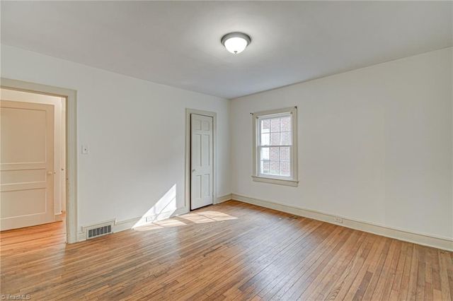 1161 S Hawthorne Road, Winston-salem, NC 27103