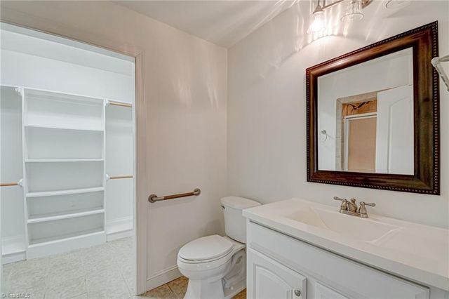 1161 S Hawthorne Road, Winston-salem, NC 27103