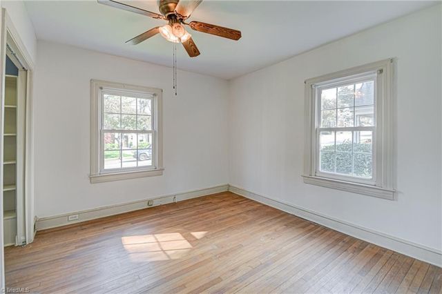 1161 S Hawthorne Road, Winston-salem, NC 27103