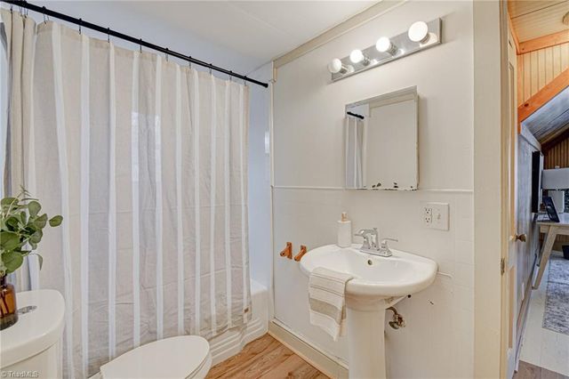 1161 S Hawthorne Road, Winston-salem, NC 27103