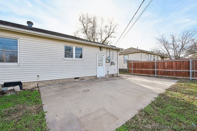 201 E 7th Street, Owasso, OK 74055