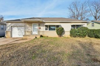 201 E 7th Street, Owasso, OK 74055