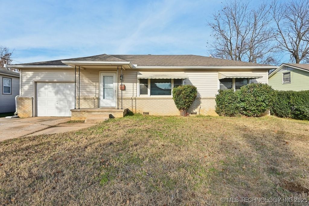 201 E 7th Street, Owasso, OK 74055
