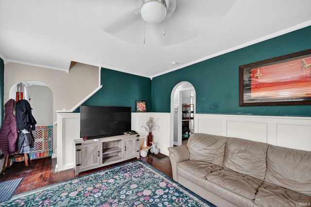2240 Parkview Place, South Bend, IN 46616