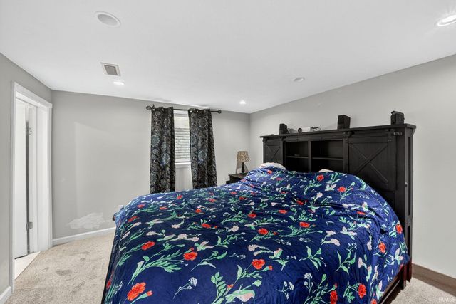 2240 Parkview Place, South Bend, IN 46616