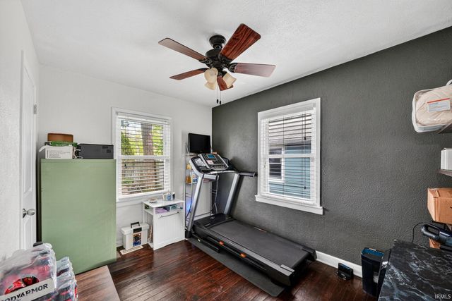 2240 Parkview Place, South Bend, IN 46616