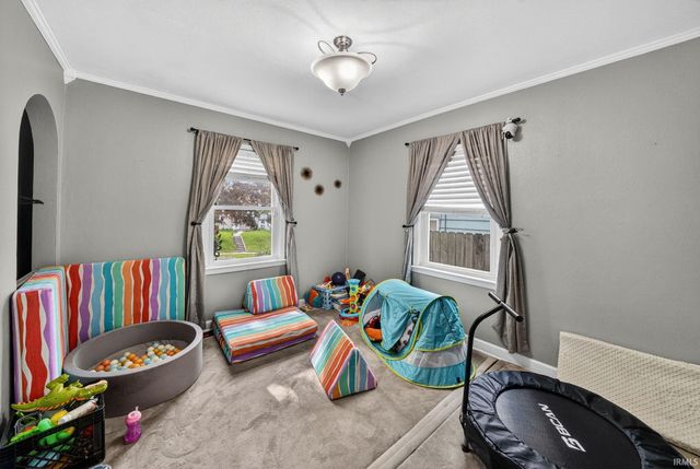 2240 Parkview Place, South Bend, IN 46616