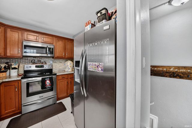 2240 Parkview Place, South Bend, IN 46616