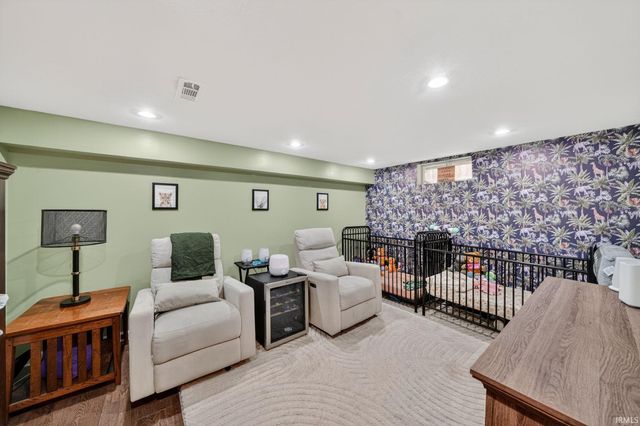 2240 Parkview Place, South Bend, IN 46616