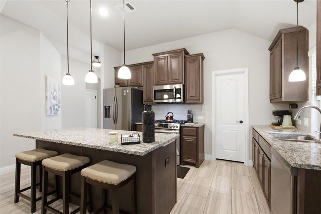540 Ramon Street, Burleson, TX 76028
