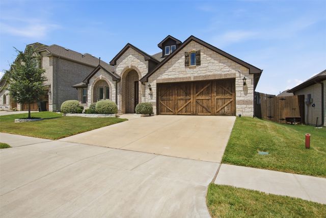 540 Ramon Street, Burleson, TX 76028
