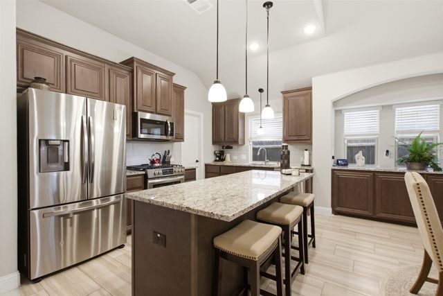 540 Ramon Street, Burleson, TX 76028