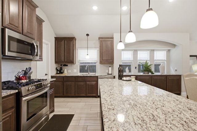 540 Ramon Street, Burleson, TX 76028