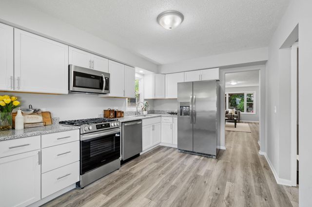 5132 Vincent Avenue N, Minneapolis, MN 55430