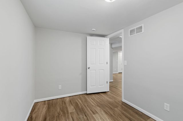 5132 Vincent Avenue N, Minneapolis, MN 55430