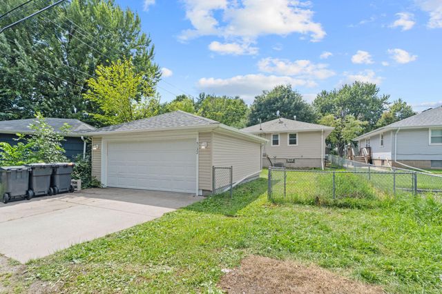 5132 Vincent Avenue N, Minneapolis, MN 55430