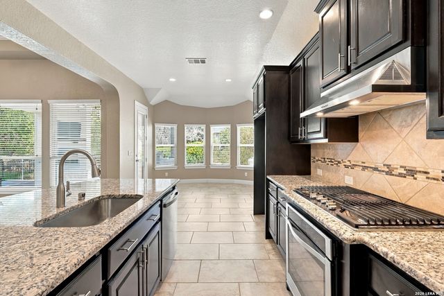 146 ESCALERA CIR, Boerne, TX 78006