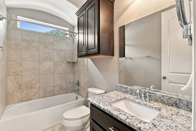 146 ESCALERA CIR, Boerne, TX 78006